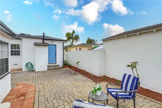 $869,500 | 2124 Baltic Avenue, Long Beach, CA 90810