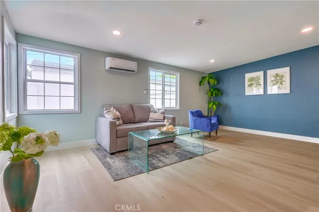 $869,500 | 2124 Baltic Avenue, Long Beach, CA 90810