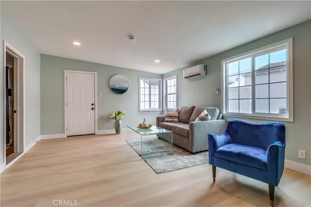 $869,500 | 2124 Baltic Avenue, Long Beach, CA 90810