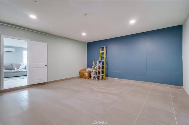 $869,500 | 2124 Baltic Avenue, Long Beach, CA 90810