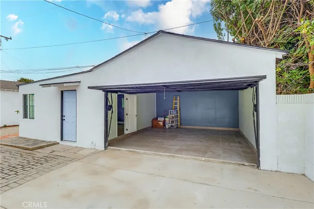 $869,500 | 2124 Baltic Avenue, Long Beach, CA 90810