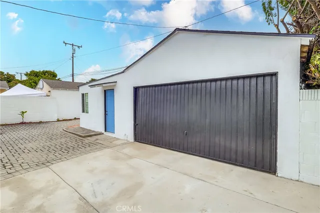 $869,500 | 2124 Baltic Avenue, Long Beach, CA 90810