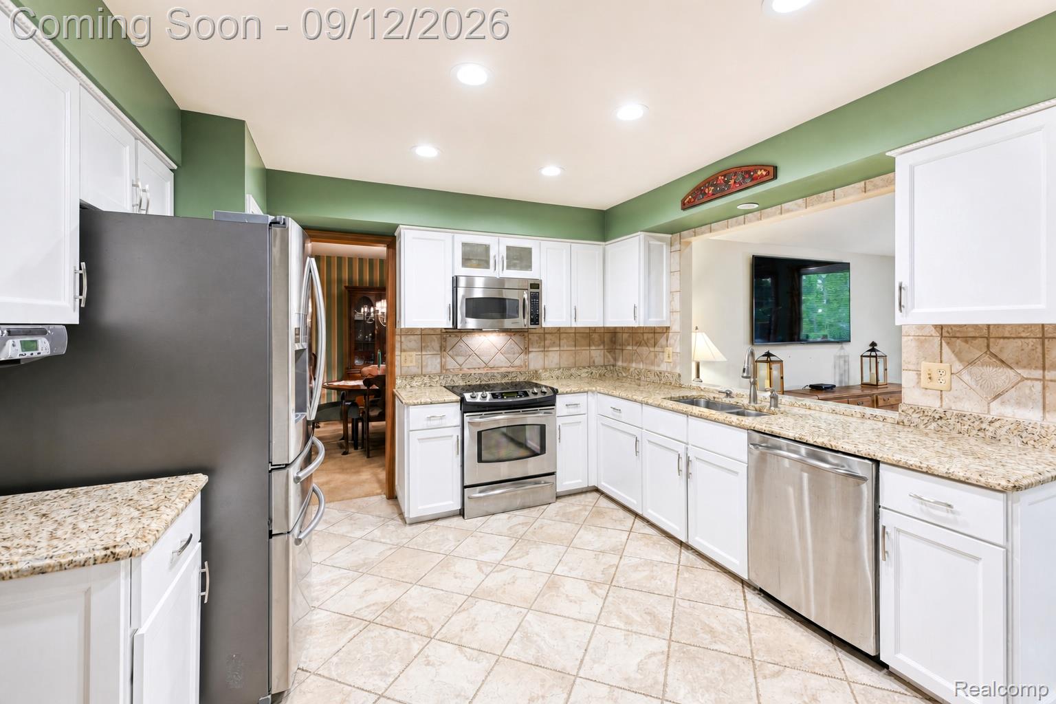 25687 Rutledge Crossing Farmington, MI 48335 - Photo 15 of 47 image-rutledge-16_edited.jpg
