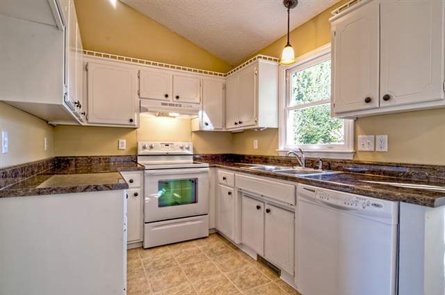 449 Timberview Lane Simpsonville, SC 29681 - Photo 2 of 18 Gallery Image 2