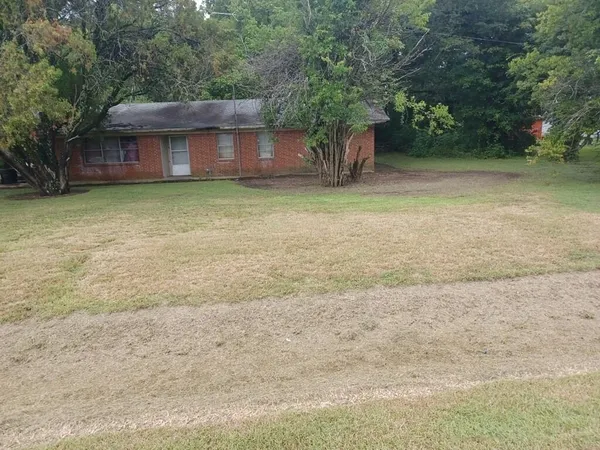 $110,000 | 216 Highway 309, Goodlow, TX 75144