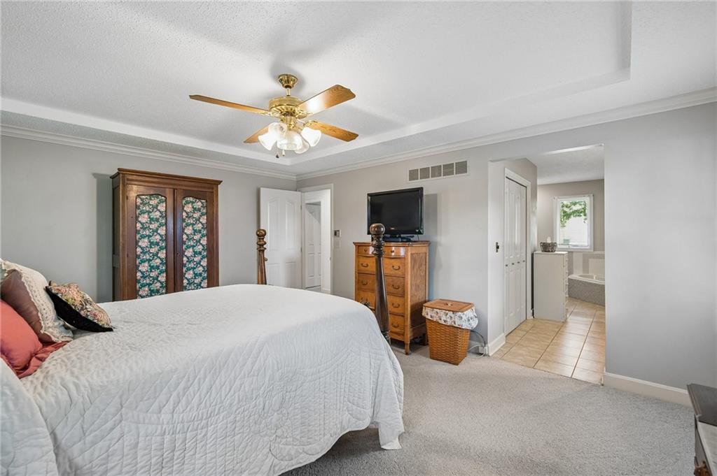 1025 Southeast Bridgehampton Way Lee's Summit, MO 64081 - Photo 14 of 35
