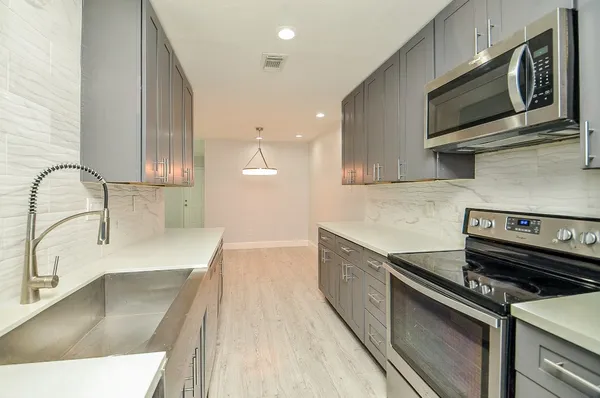 $2,250 | 12633 Memorial Drive, Unit 174, Houston, TX 77024