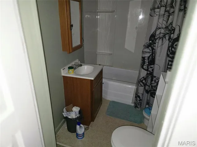 $75,000 | 105 North West Street, Stonington, IL 62567