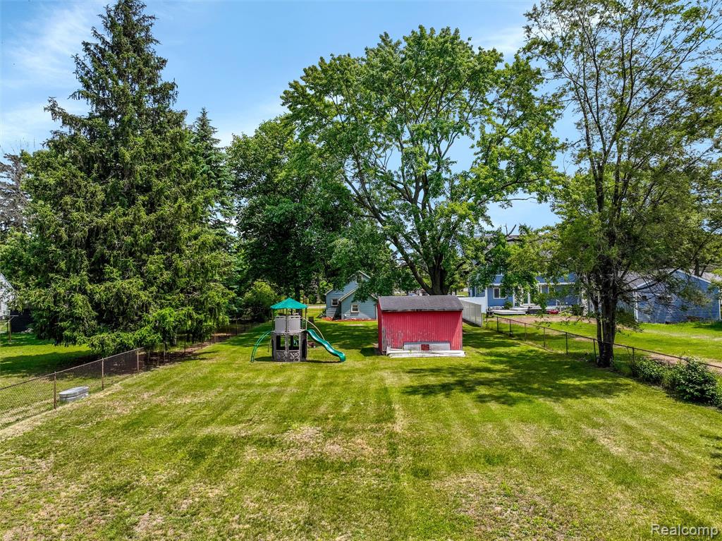 10997 Stark Road Livonia, MI 48150 - Photo 29 of 33 Gallery Image 29