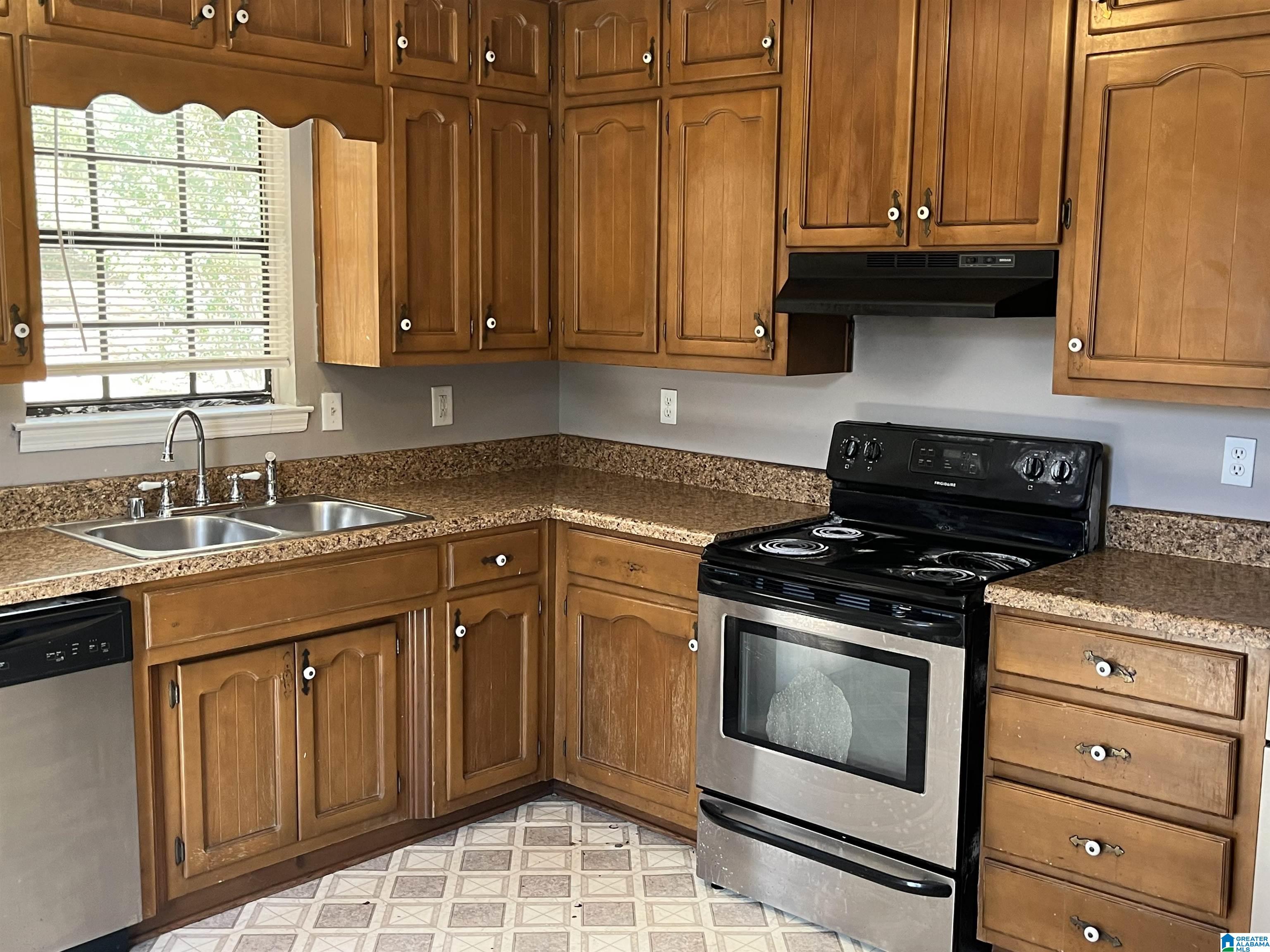 6413 Tyler Loop Road Pinson, AL 35126 - Photo 5 of 19