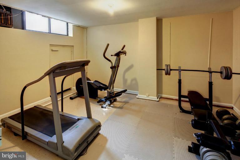 3901 Tunlaw Road Northwest, Unit 101 Washington, DC 20007 - Photo 4 of 27 Community