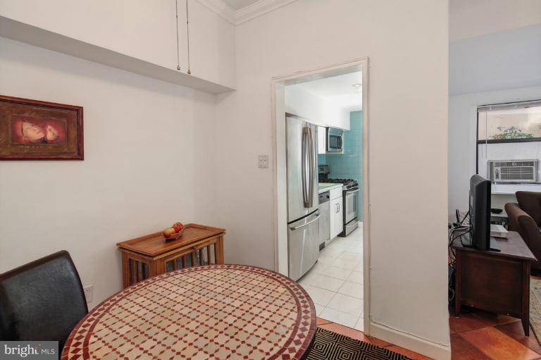 3901 Tunlaw Road Northwest, Unit 101 Washington, DC 20007 - Photo 9 of 27 Dining Room