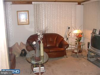 1 Lanford Road New Castle, DE 19720 - Photo 3 of 12 Great Room