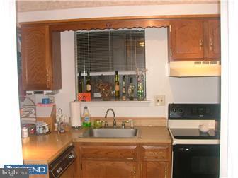1 Lanford Road New Castle, DE 19720 - Photo 5 of 12 Kitchen