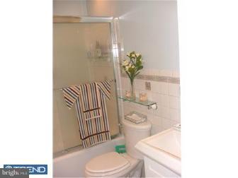 1 Lanford Road New Castle, DE 19720 - Photo 9 of 12 Bathroom