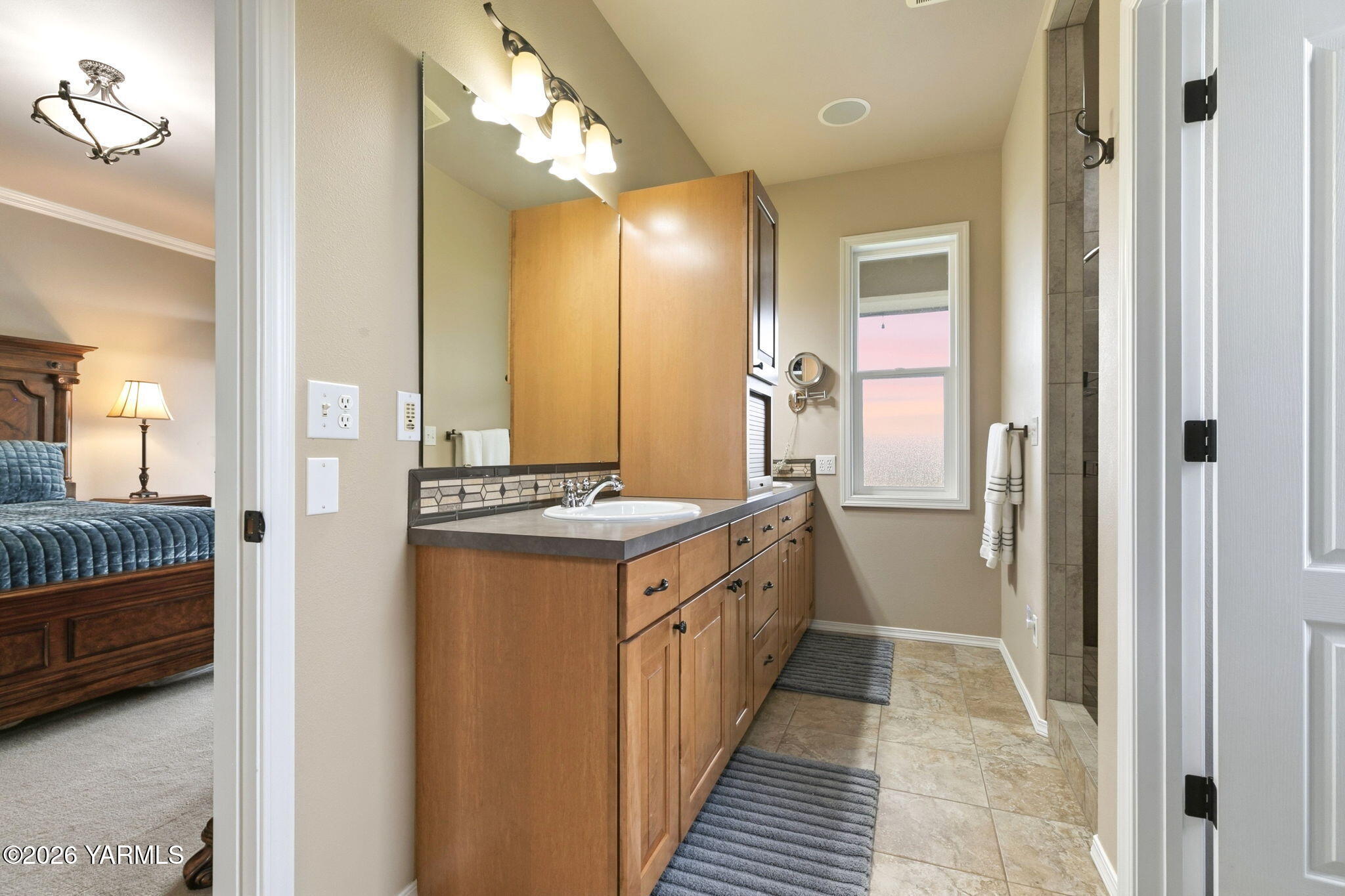 6360 Naches Heights Road Yakima, WA 98908 - Photo 30 of 38 Primary Bath
