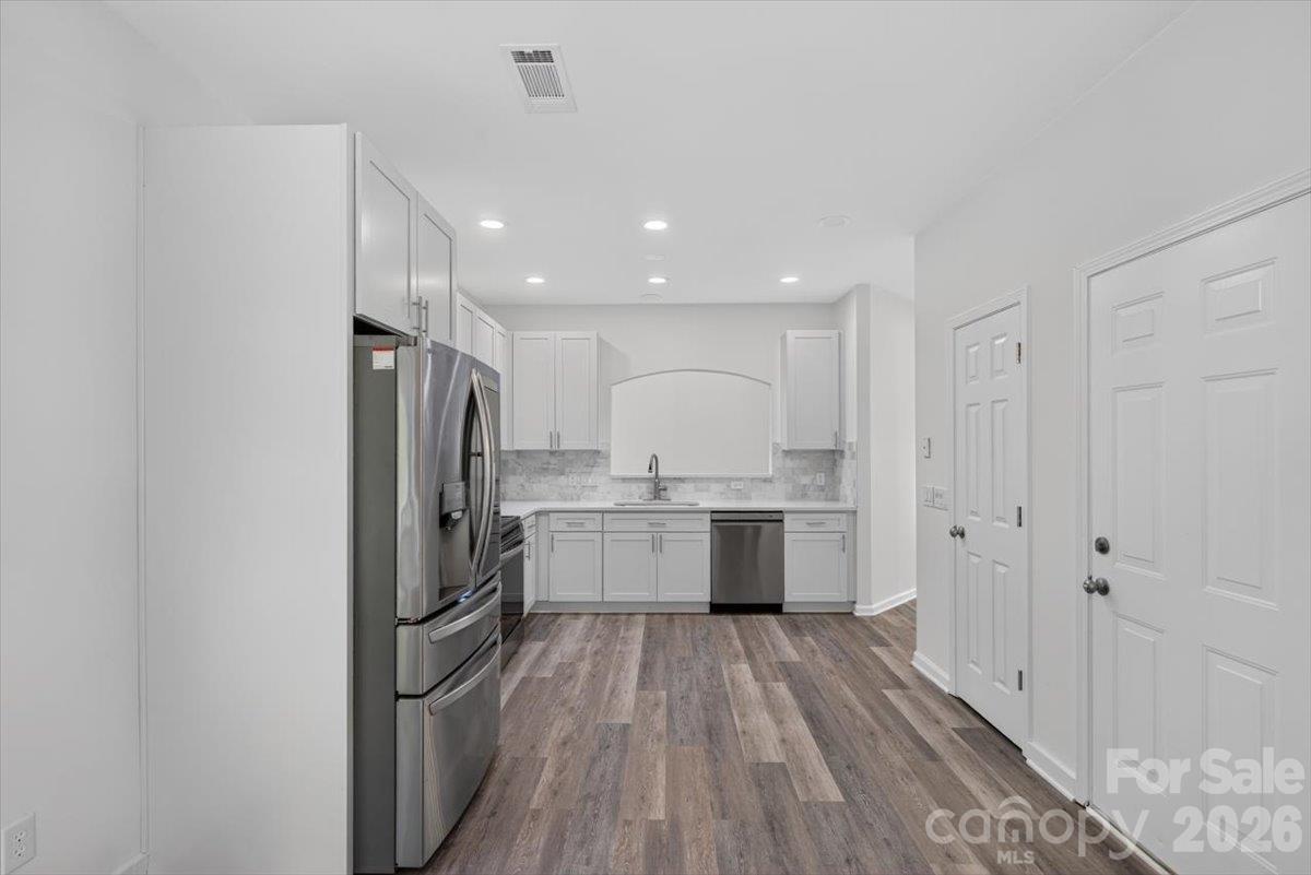 2536 Thornfield Road Charlotte, NC 28273 - Photo 16 of 39 Gallery Image 16
