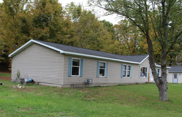 $230,000 | 18242 32nd Street, Gobles, MI 49055