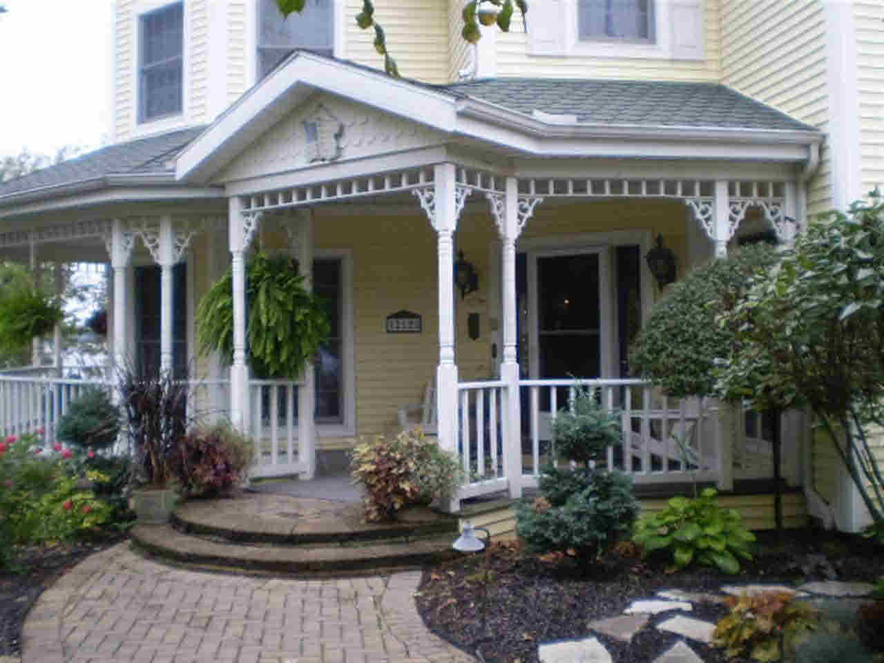 12125 North Ogden Point Road Syracuse, IN 46567 - Photo 2 of 25 Gallery Image 2