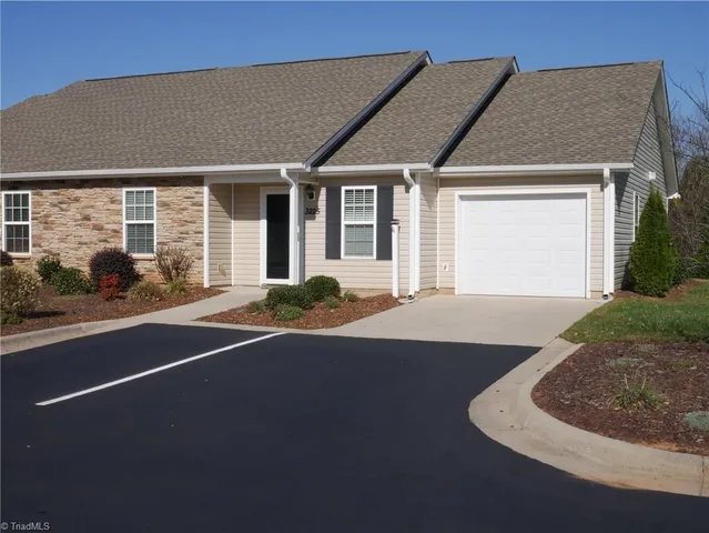 $1,395 | 3225 Hyde Pl Circle, Winston-Salem, NC 27103