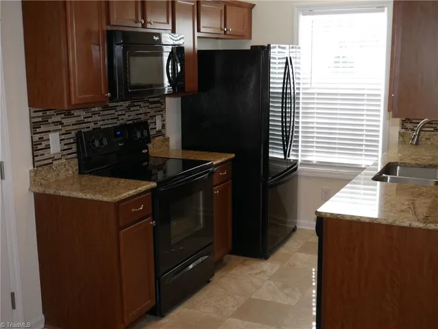 $1,395 | 3225 Hyde Pl Circle, Winston-Salem, NC 27103