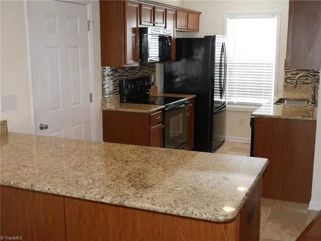 $1,395 | 3225 Hyde Pl Circle, Winston-Salem, NC 27103