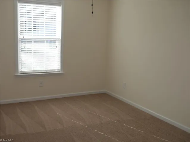 $1,395 | 3225 Hyde Pl Circle, Winston-Salem, NC 27103