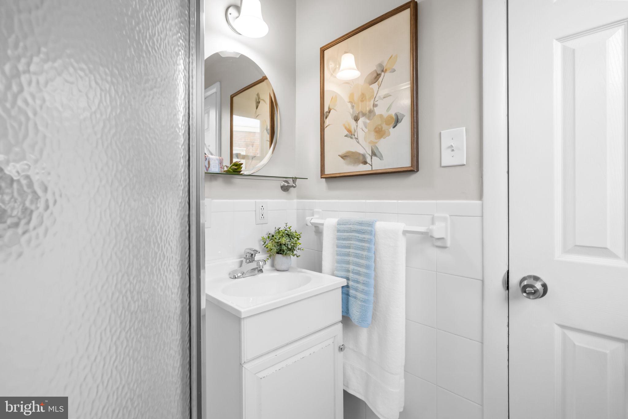 7326 Hill Road Philadelphia, PA 19128 - Photo 20 of 37 Gallery Image 20