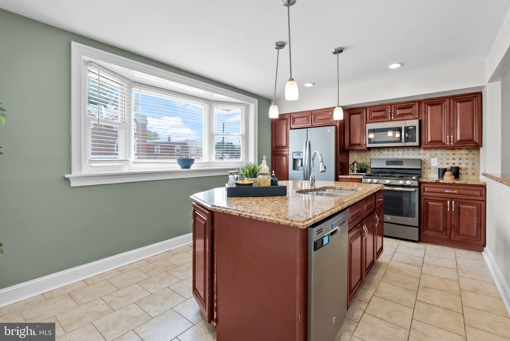 7326 Hill Road Philadelphia, PA 19128 - Photo 7 of 37 Gallery Image 7