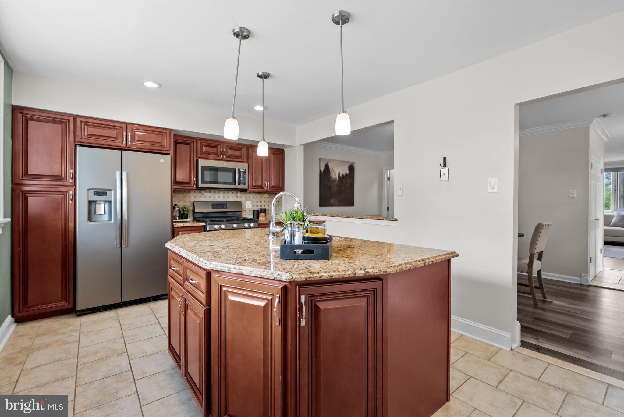 7326 Hill Road Philadelphia, PA 19128 - Photo 8 of 37 Gallery Image 8