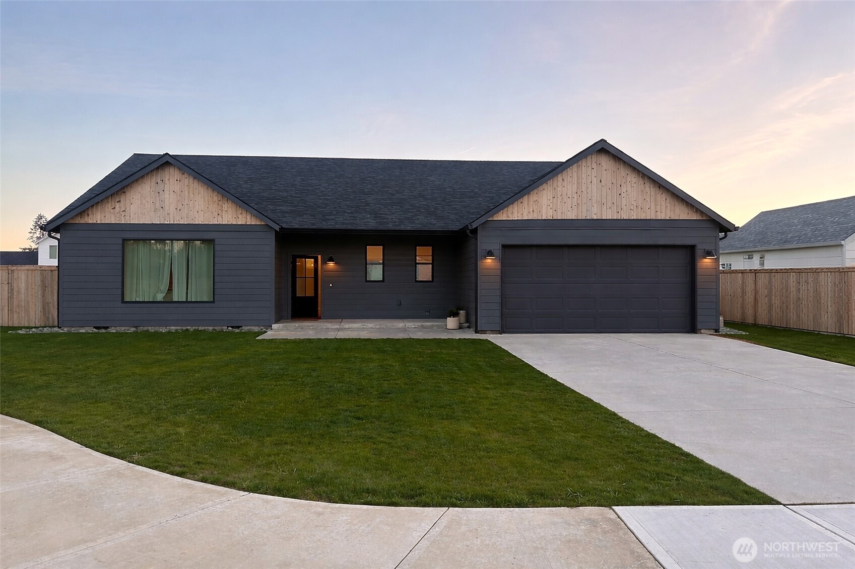 636 Prominence Street Winlock, WA 98596 - Photo 2 of 18 front view of a house with a yard