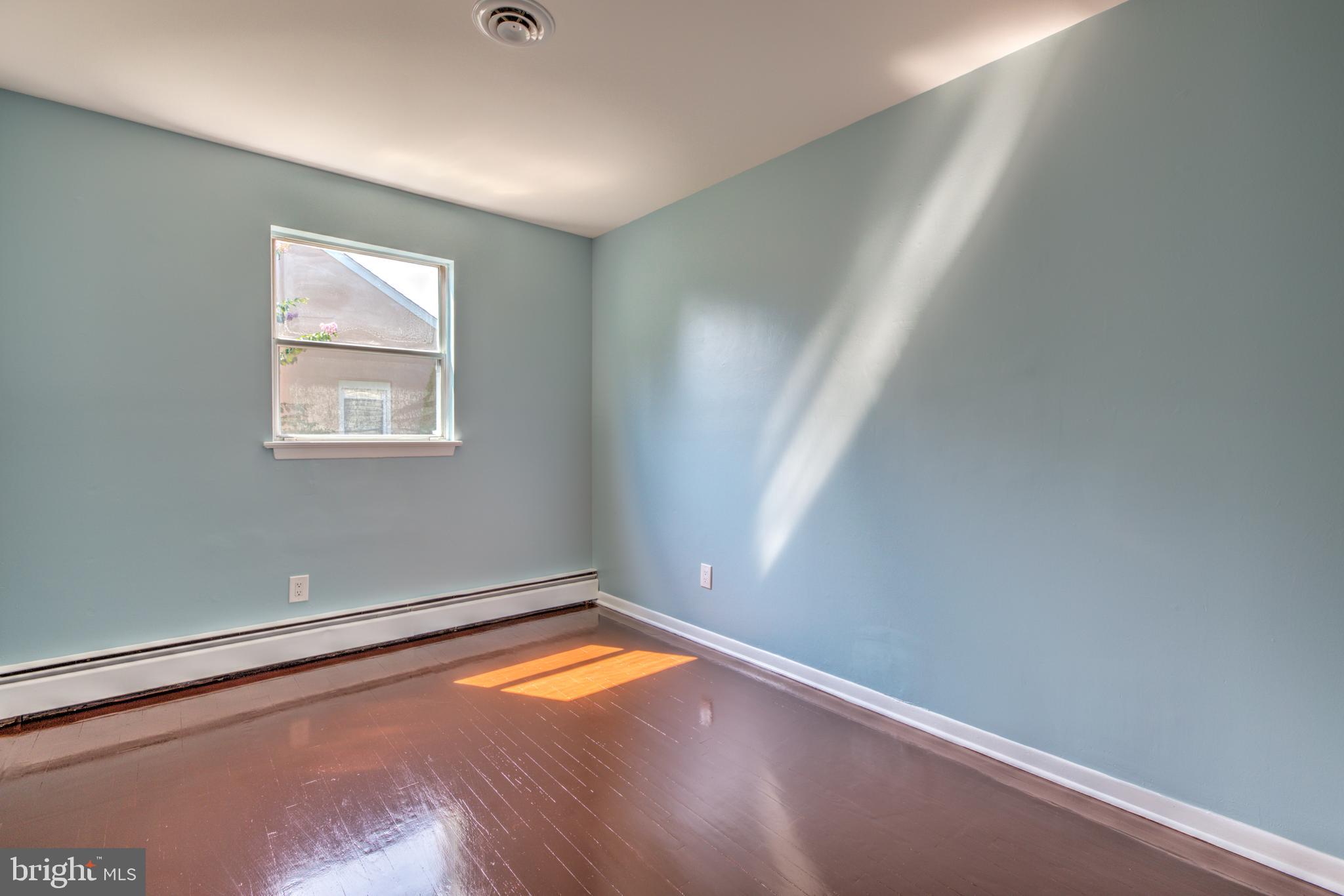 650 Edinburg Road Hamilton, NJ 08619 - Photo 20 of 31 2nd Bedroom