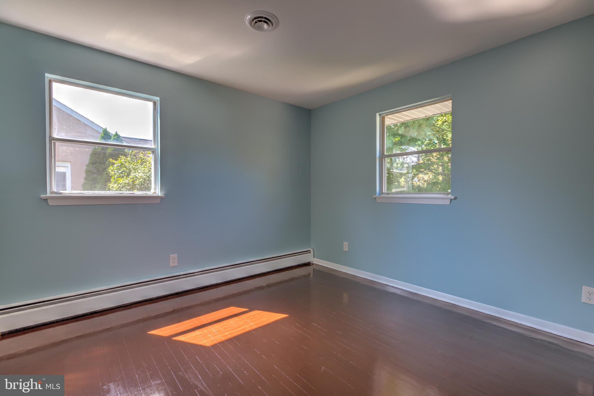 650 Edinburg Road Hamilton, NJ 08619 - Photo 22 of 31 3rd Bedroom
