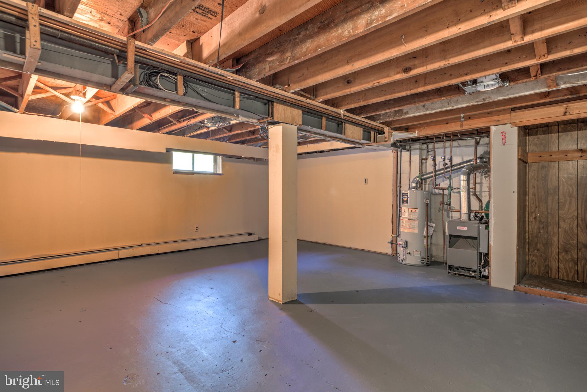 650 Edinburg Road Hamilton, NJ 08619 - Photo 26 of 31 Tons of storage