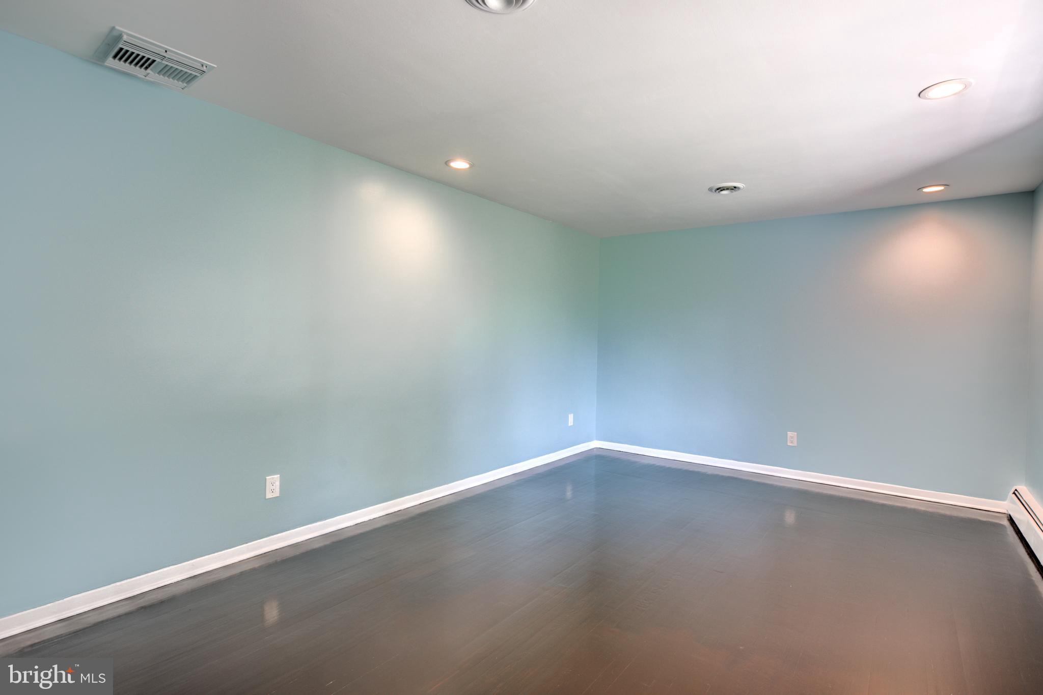650 Edinburg Road Hamilton, NJ 08619 - Photo 6 of 31 New Recessed Lighting!