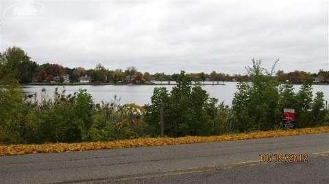 2168 South Long Lake Road Fenton, MI 48430 - Photo 7 of 8 20314826-6.JPG