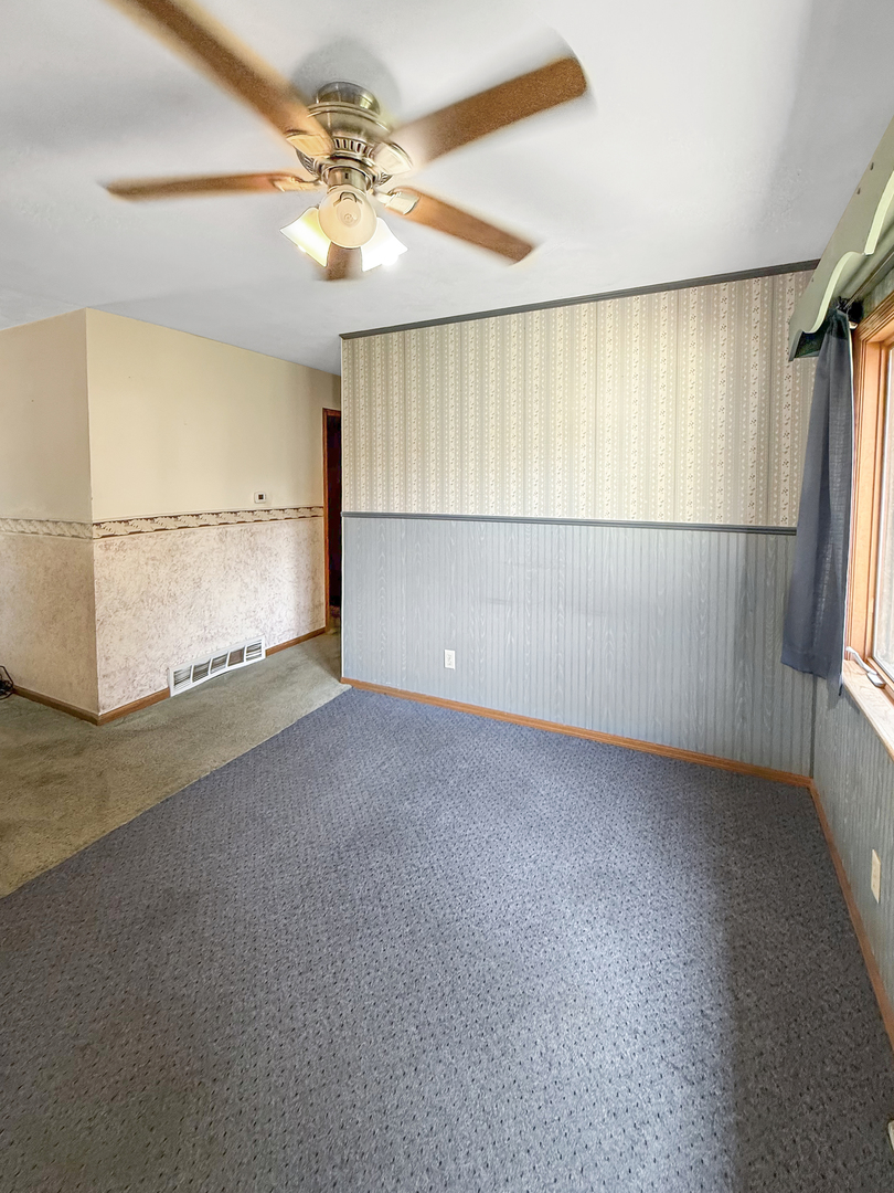 207 Southview Drive Rochelle, IL 61068 - Photo 3 of 16 Gallery Image 3