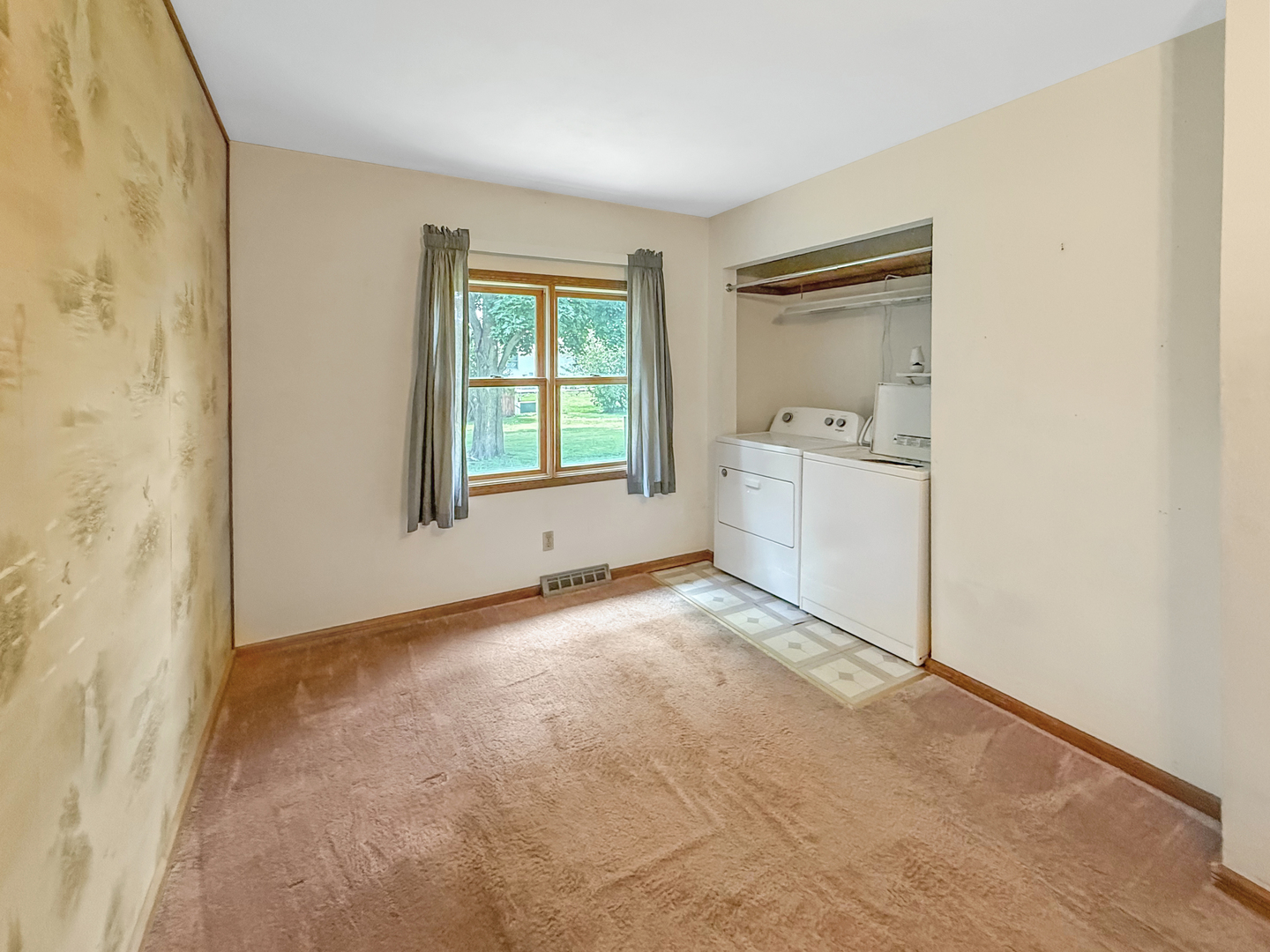 207 Southview Drive Rochelle, IL 61068 - Photo 8 of 16 Gallery Image 8