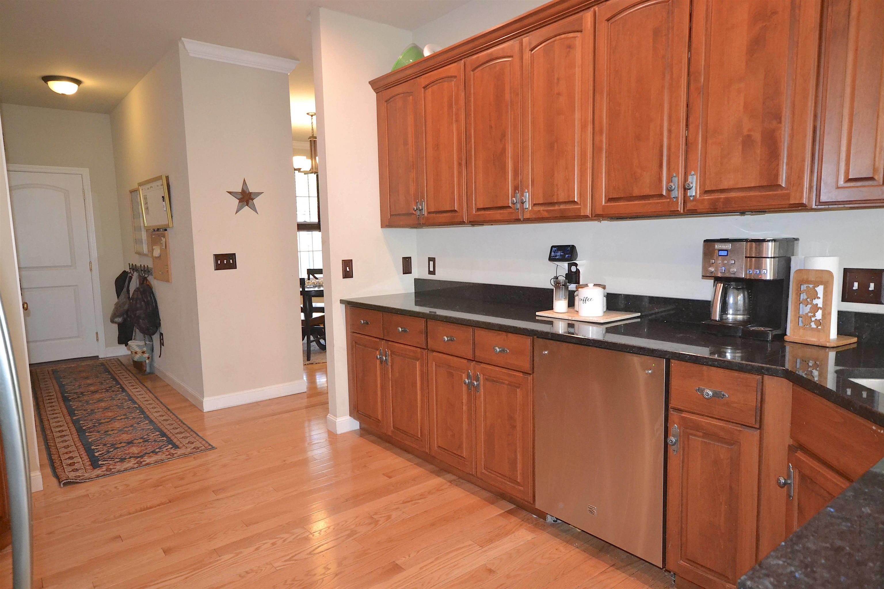 90 Springwood Way Manchester, NH 03102 - Photo 15 of 40