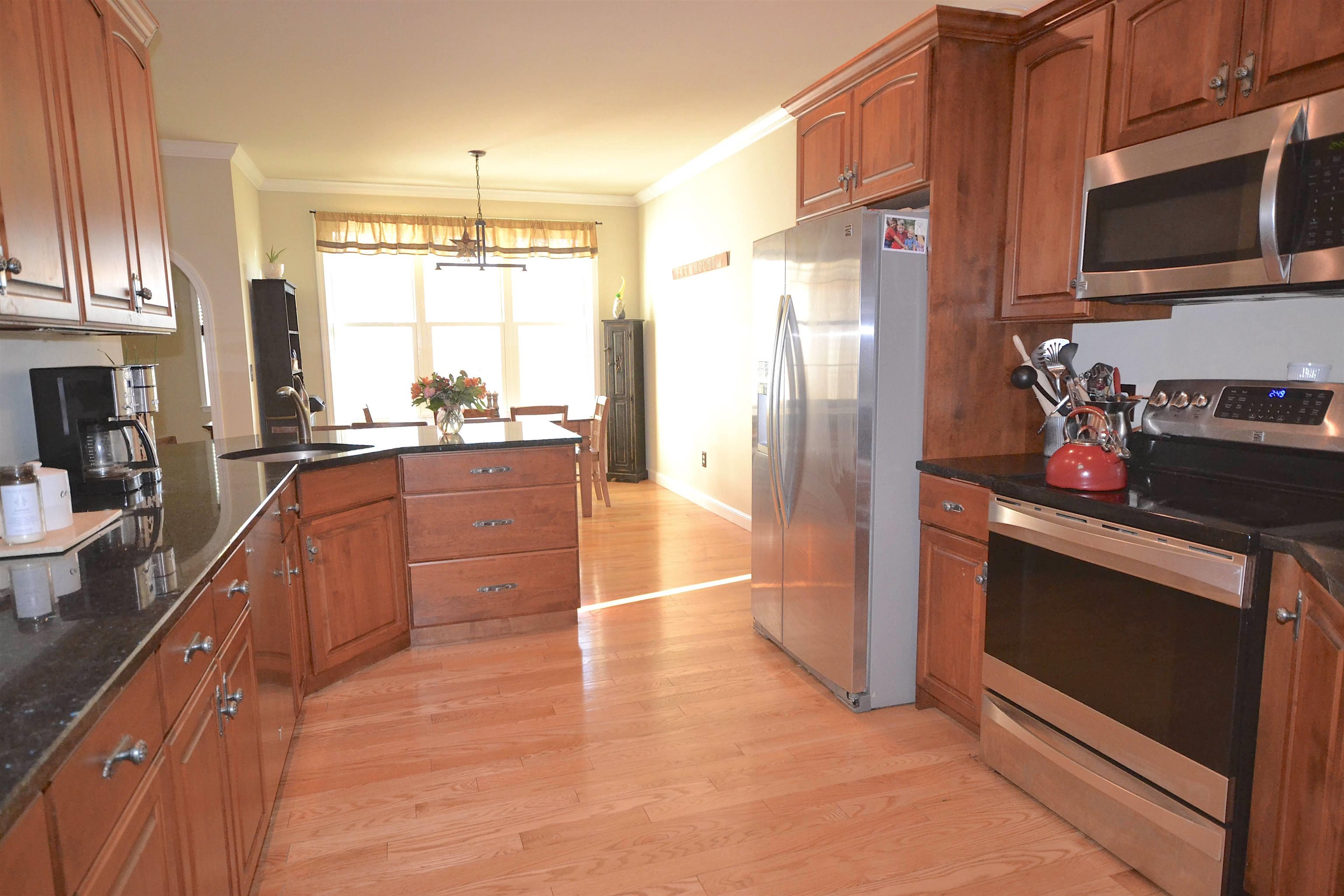 90 Springwood Way Manchester, NH 03102 - Photo 17 of 40