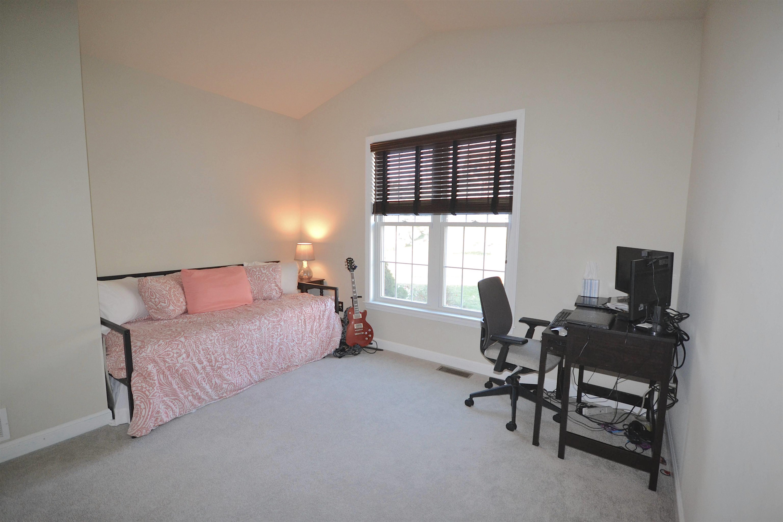 90 Springwood Way Manchester, NH 03102 - Photo 22 of 40