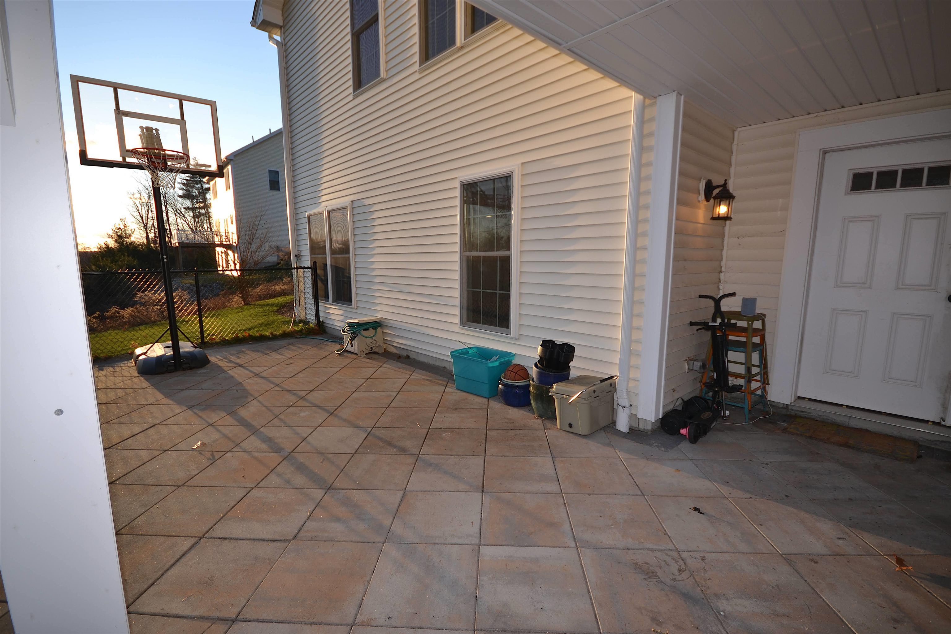 90 Springwood Way Manchester, NH 03102 - Photo 34 of 40