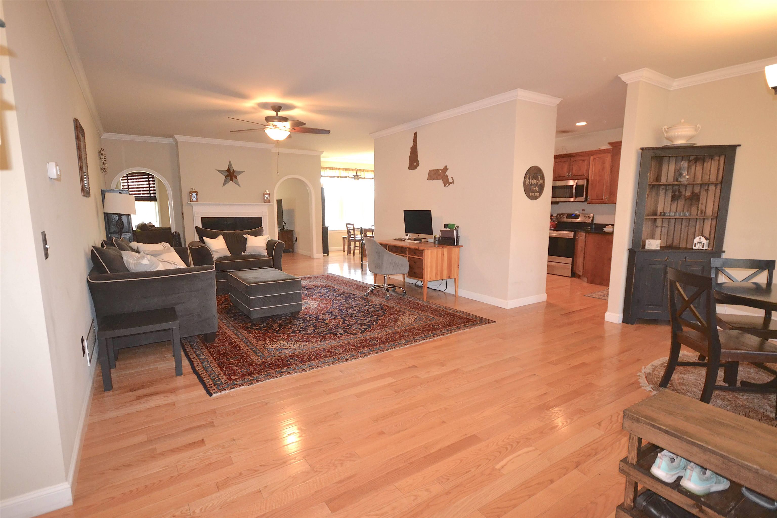 90 Springwood Way Manchester, NH 03102 - Photo 7 of 40