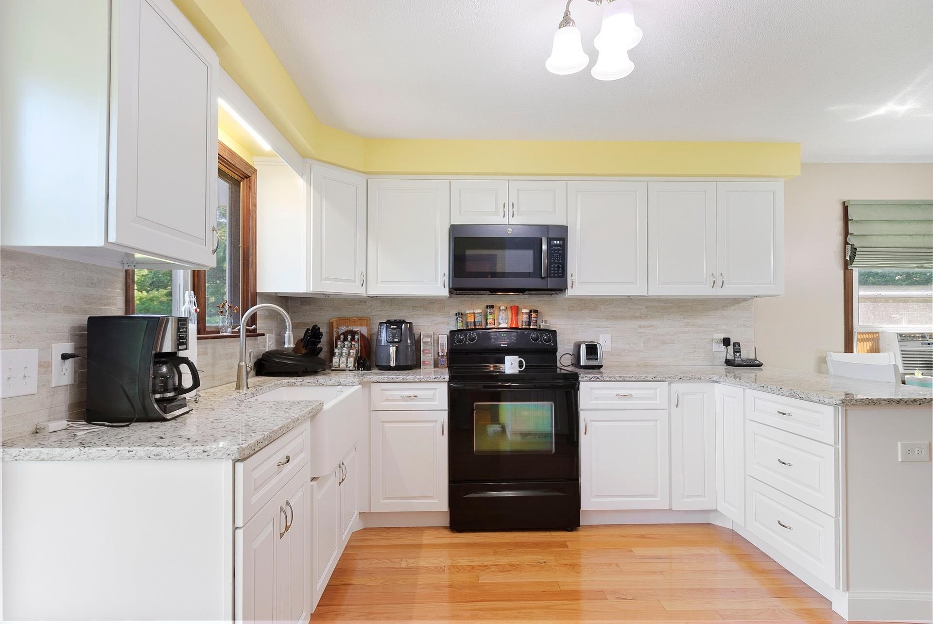 109 Union Road Stratham, NH 03885 - Photo 8 of 28