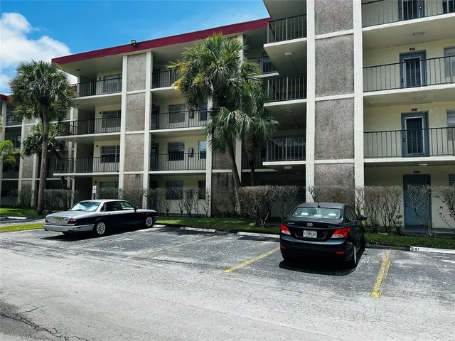 $75,000 | 3070 Northwest 48th Terrace, Unit 307, Lauderdale Lakes, FL 33313