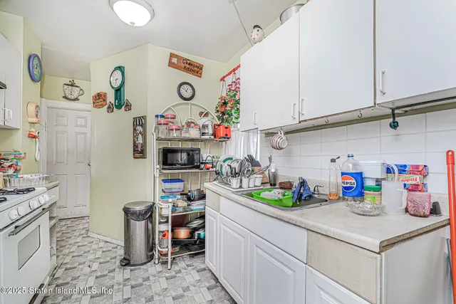 $524,000 | 4 Vreeland Street | Port Richmond
