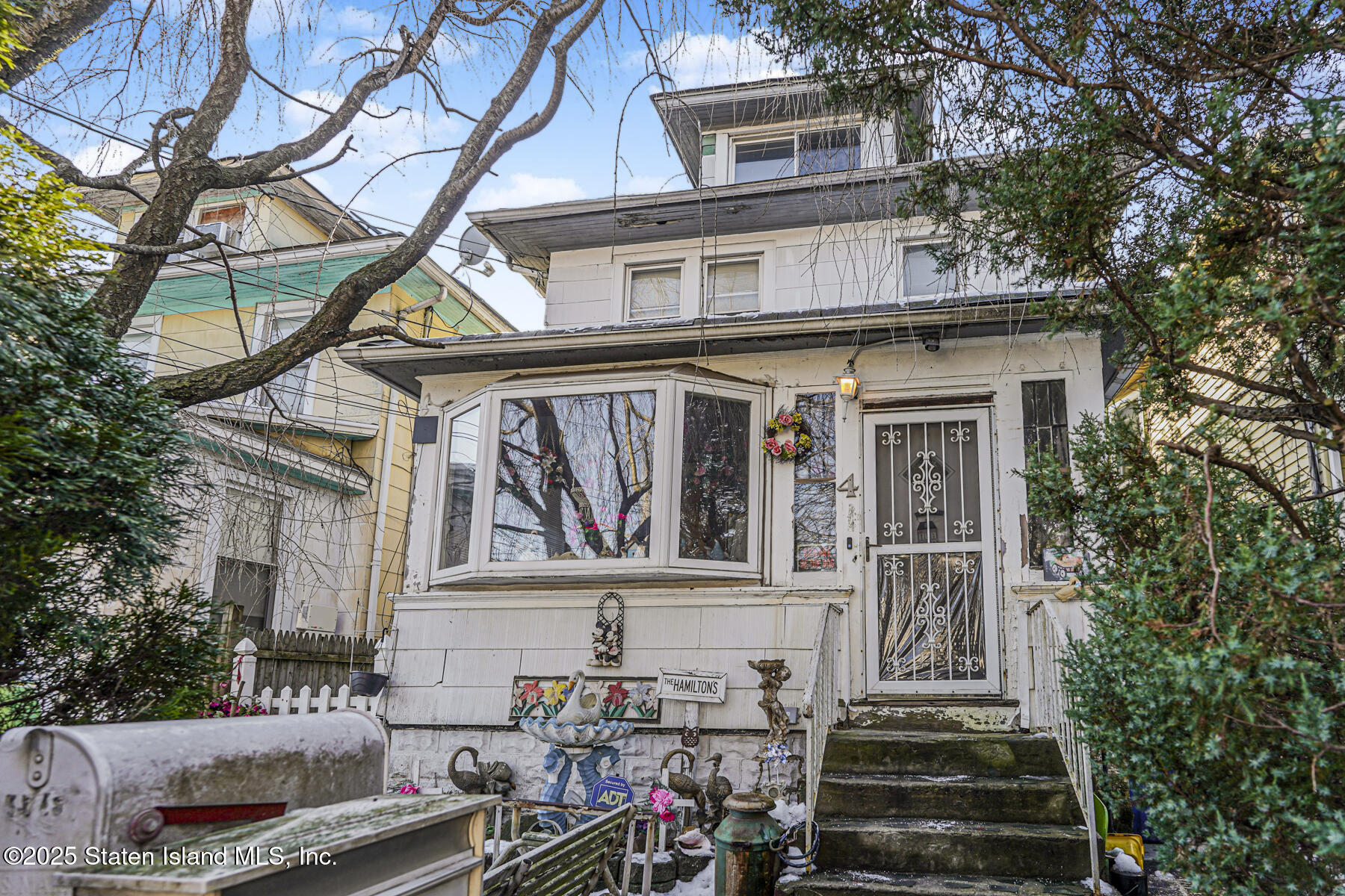 4 Vreeland Street Staten Island, NY 10302 - Photo 2 of 34 Photo Dec 18 2025, 1 01 15 PM