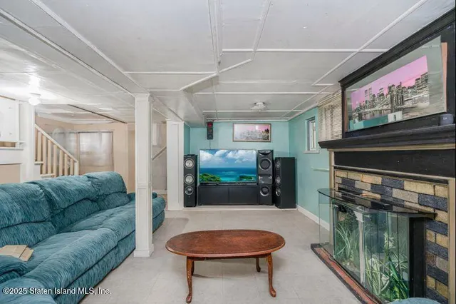 $524,000 | 4 Vreeland Street | Port Richmond