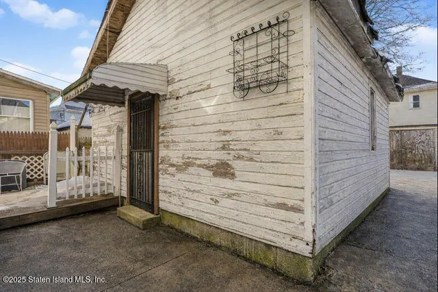 $524,000 | 4 Vreeland Street | Port Richmond