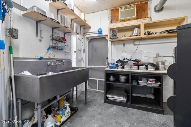 $1,350,000 | 423 Quail Street, Albany, NY 12208